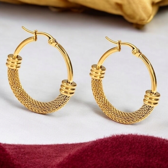 🆕️Chic Elegance: 18K Gold Plated Stainless Steel Mesh Trendy Hoop Earrings - Picture 7 of 16